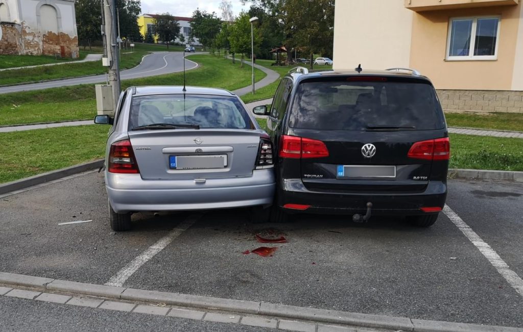 Pod vlivem pervitinu ujížděla policii a havarovala - Rádio ...