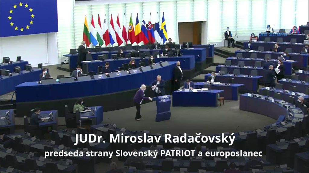 NEBÚCHAJ S TÝM KLADIVOM KEĎ HOVORÍ SLOVÁK !