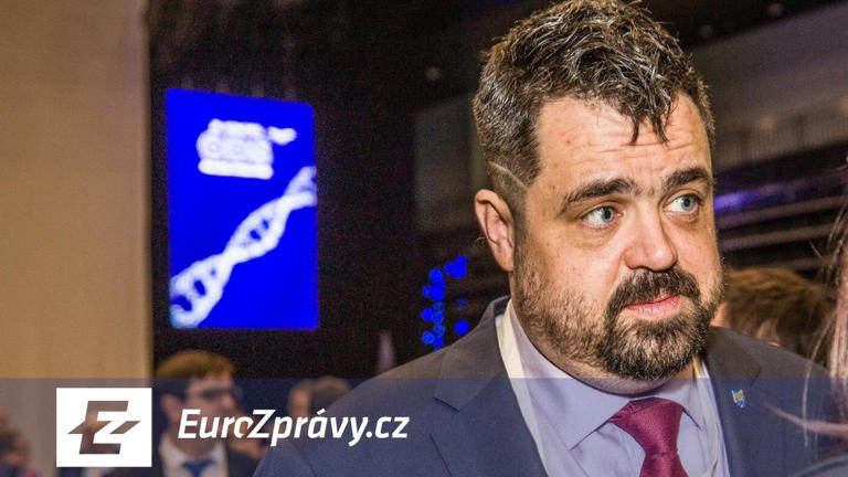 Pavel Novotný nastoupil do vězení. Na poslední chvíli změnil image