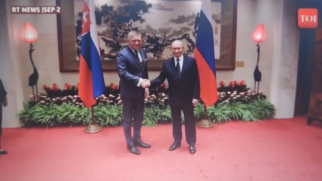 Lídr členské země aliance NATO způsobuje ALARM na Západě: setkal se v Pekingu s Vladimírem Putinem..
