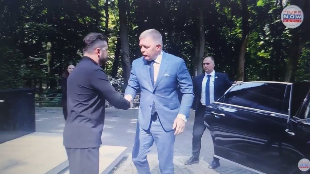 „…nikoliv porážka Ruska“: Fico napadá EU, nazývá ukrajinskou válku nesmyslným bojem mezi Slovany..