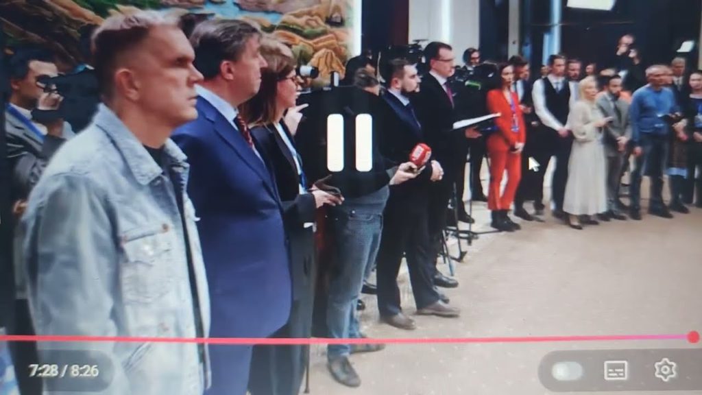 Putin: ruské síly postupují v době, kdy Moskva studuje návrh ze Ženevy pro uzavření budoucí dohody..