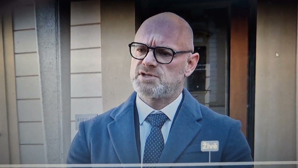 Reformovat české školství je stejný problém jsko přestěhovat hřbitov. Důvody jsou stejné…
