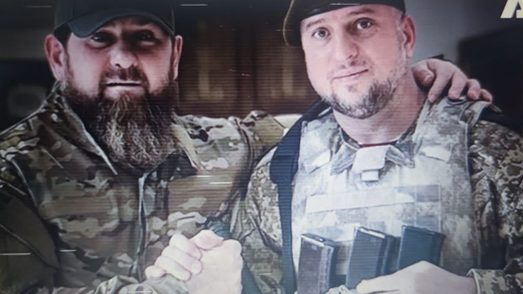Velitel jednotek Achmat Apti Alaudinov říká, že zahraniční žoldnéři „utíkají o život“ z frontových..