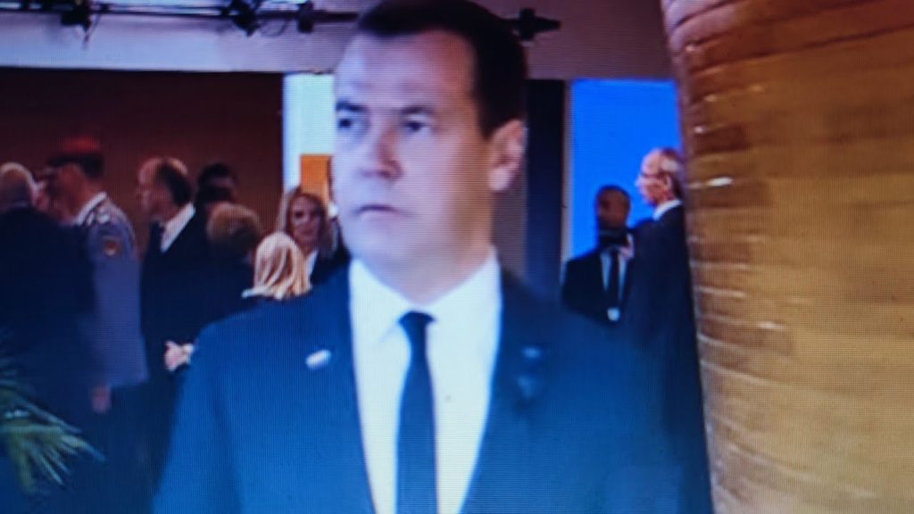„BEZCENNÉ ŽIVOTY“: Dmitrij Medveděv „bouří“ po ukrajinském útoku na Putinovu rezidenci v Novgorodu..