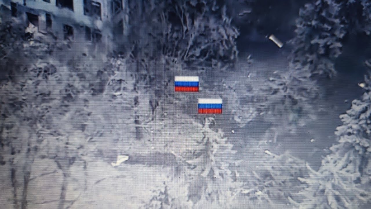 SLEDUJTE: ruské vlajky stoupají nad Myrnohradem v době, kdy Moskva vyhlašuje čerstvý průlom…