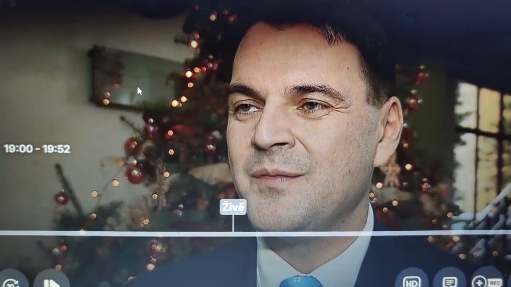Souhlasím s Petrem Macinkou, ať tam tu žumpu jménem MZV ČR trochu vyčistí…