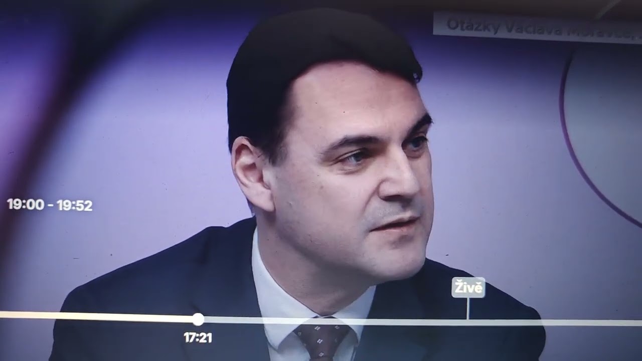 Soudruh generál z Hradu nepotřebuje ani premiéra ani zvolenou vládu. On to všechno „zmákne“ sám…