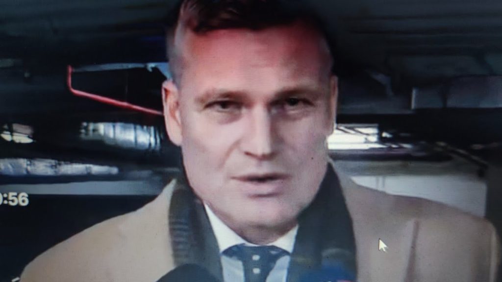 Z dnešních Událostí: bolševik na Hradě se opět předvedl a Macinka se Sybihou si padli do náručí…