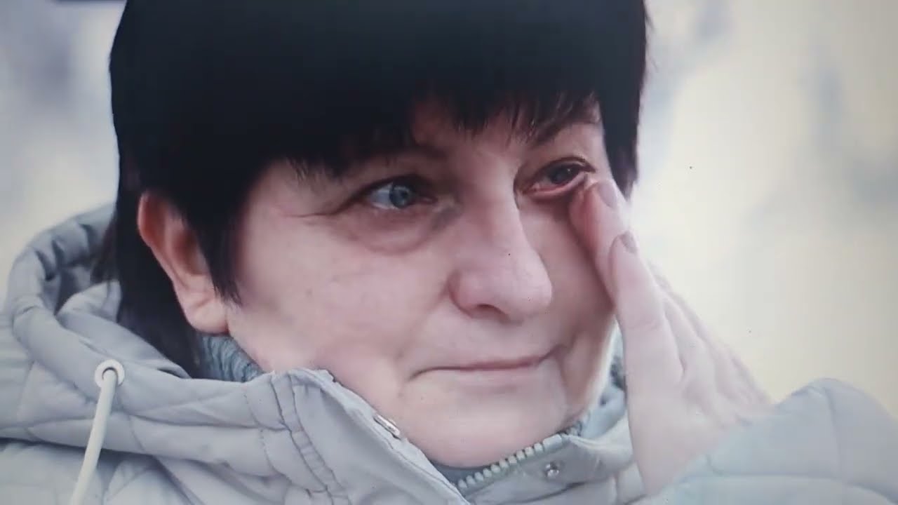 Od synova hrobu v Buči varuje jedna z matek mrtvých vojáků: Putinova válka je ještě daleko od konce.