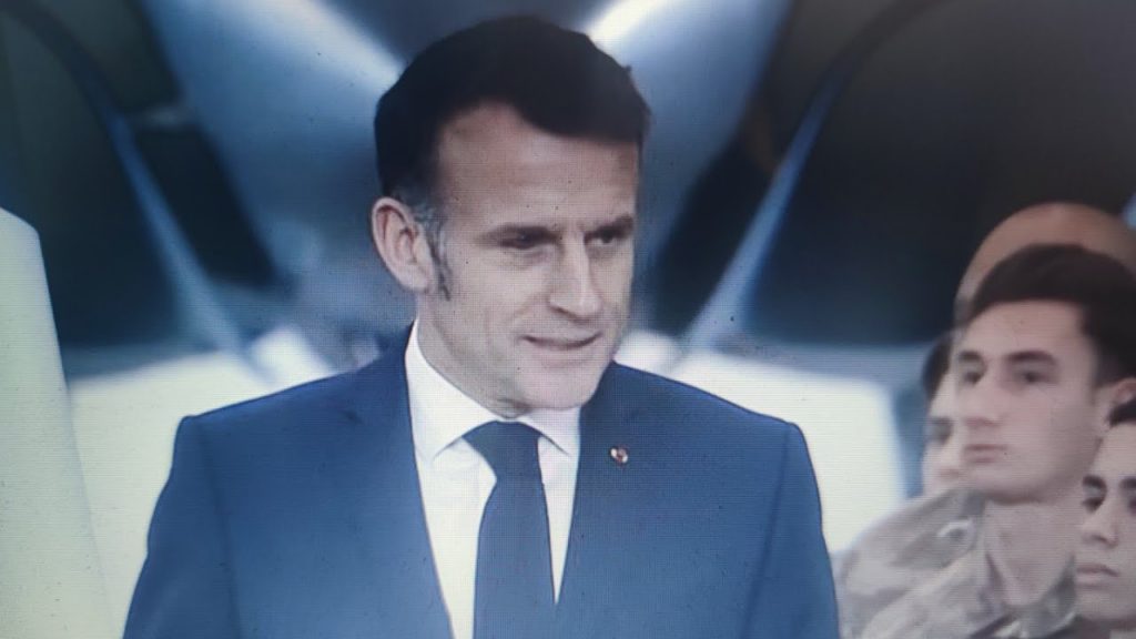 ODCHÁZÍ VEŠKERÁ MOC Emmanuela Macrona? Je on DONUCEN k odchodu? Hlasování o rozpočtu změnilo vše…