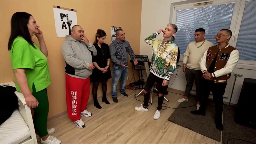 Ostrá hádka na koncerte Gipsy Čáve (BEZ SERVÍTKY)
