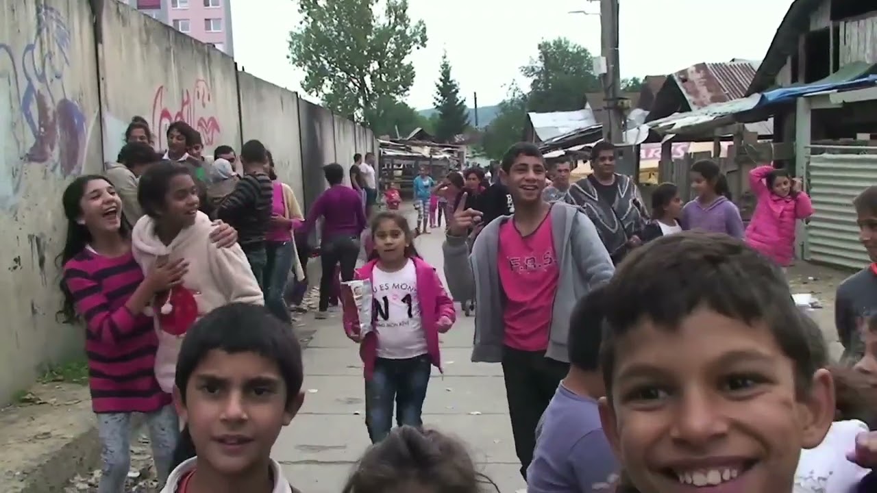 Stropkovský primátor reagoval na špinu a zlý životný stav tamojších Rómov.