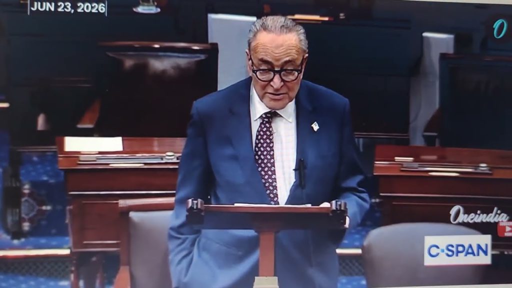 “Jen velký lhář!”: Chuck Schumer NAPADÁ Trumpa kvůli “vítězství” nad Íránem a “otevření” Hormuzu…