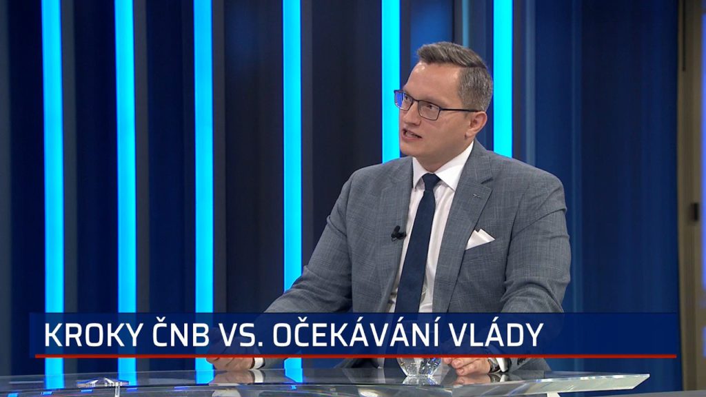 Babišův tlak mohl ČNB ke zvýšení úroků vyprovokovat, míní Křeček. Tlačíme na pilu, uznal Mach